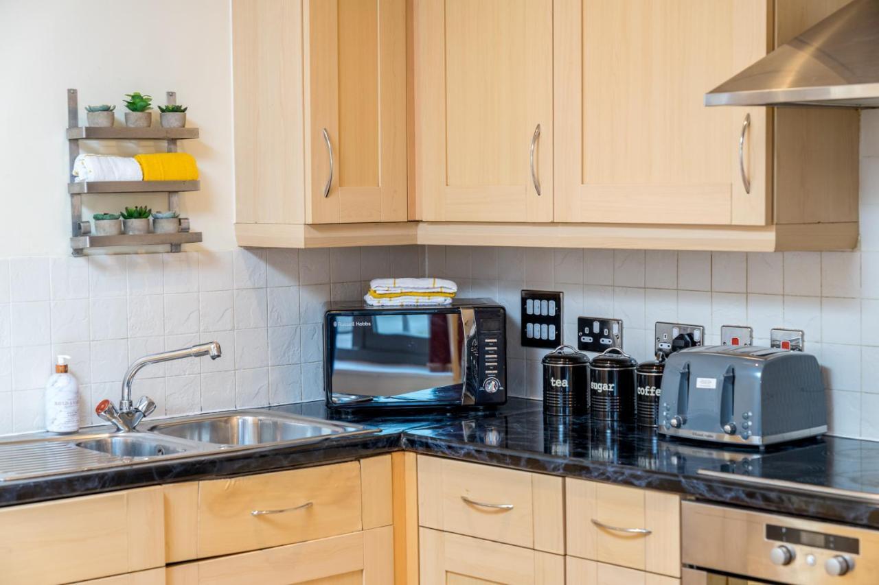 Central Watford Stylish 2 Bedroom Serviced Apartment With Free Parking Buitenkant foto