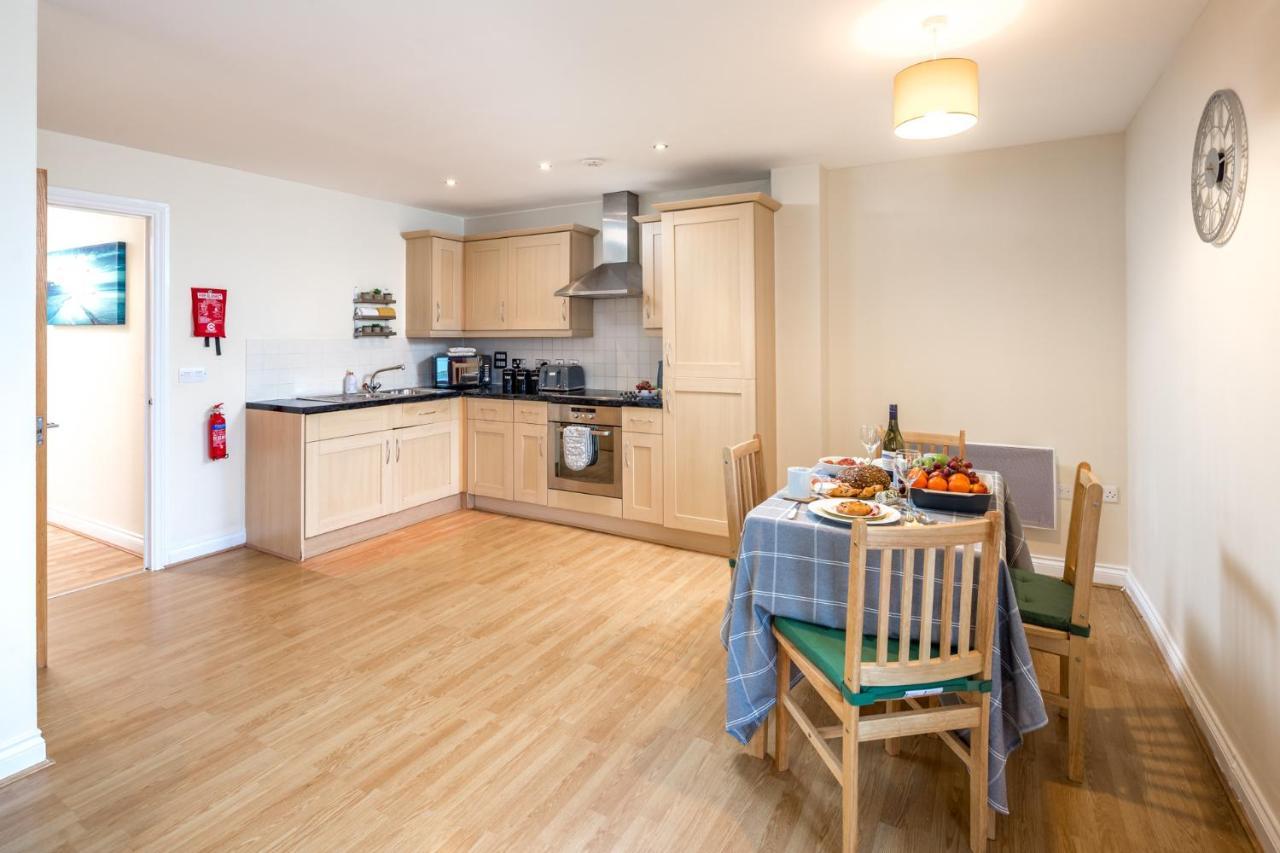 Central Watford Stylish 2 Bedroom Serviced Apartment With Free Parking Buitenkant foto